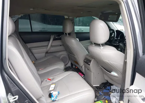 2013 Toyota Highlander Se V6 from USA, damaged, VIN 5TDZK3EH6DS115075